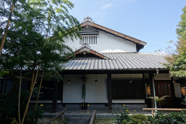 若栄屋