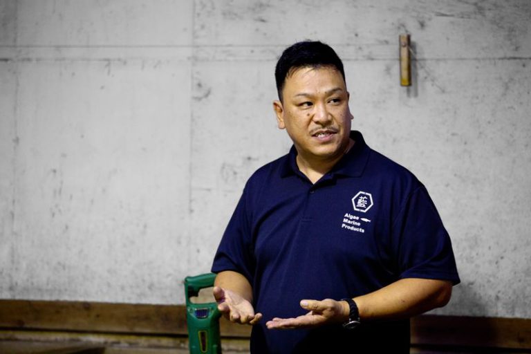 藍ヶ江水産の加藤幸さん