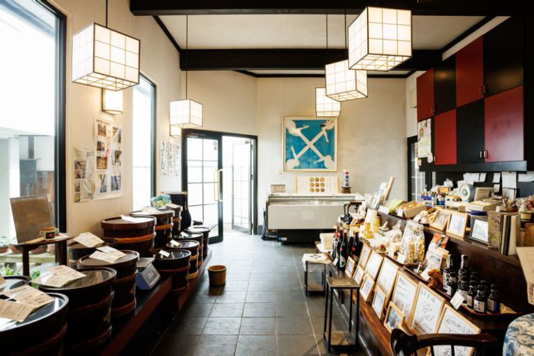 萬年屋の店内