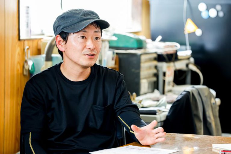 湘南きゅうり園の吉川貴博さん