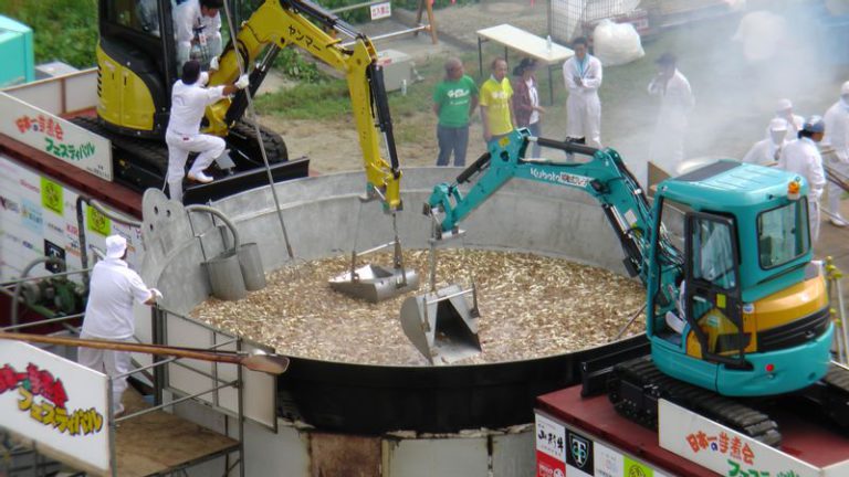 日本一の芋煮フェスティバル