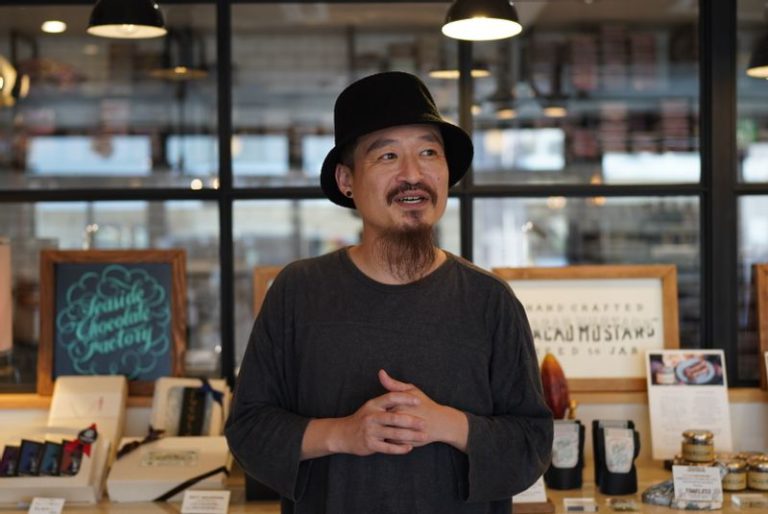 林さんがいま進めているのが、黒糖そのものを作るプロジェクト。目指すのはさまざまな品種・産地のサトウキビをブレンドした、誰でもおいしく使える黒糖だ。また林さんは今後、世界へも沖縄の黒糖を発信したいと考えている。