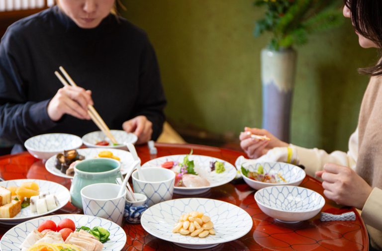 和華蘭文化の集大成。円卓を囲む長崎の郷土料理「卓袱料理」